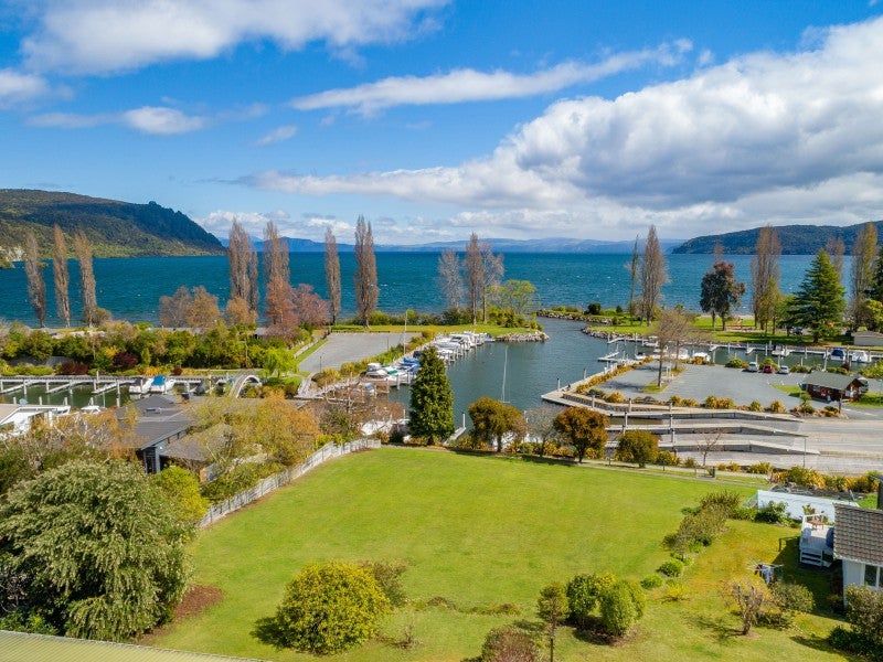 44 Marina Terrace, Kinloch, Taupō - Carousel 1