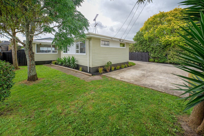 50 Greenhaven Avenue, Opaheke, Papakura - Carousel 11
