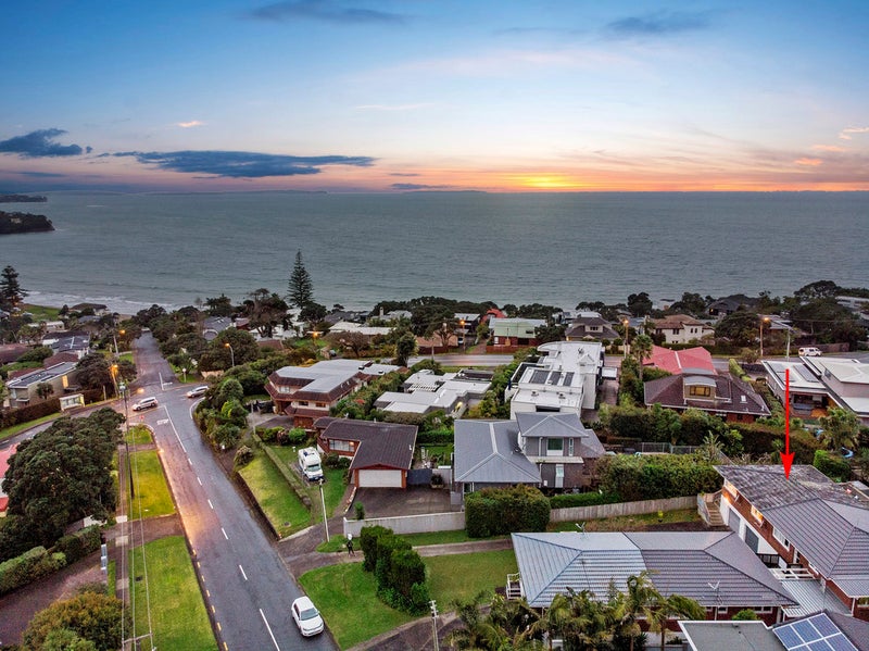 4/4 Kowhai Road, Campbells Bay, Auckland - Carousel 1