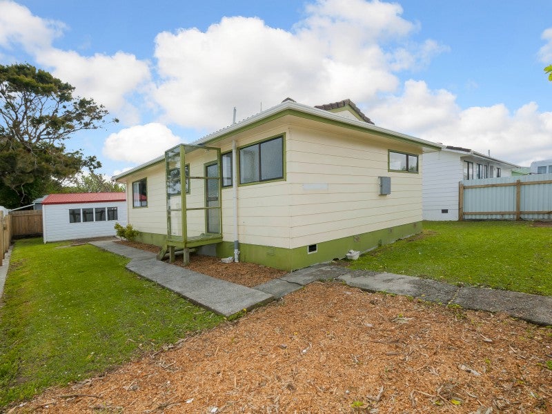 2/26 Trevethick Grove, Woburn, Lower Hutt - Carousel 13