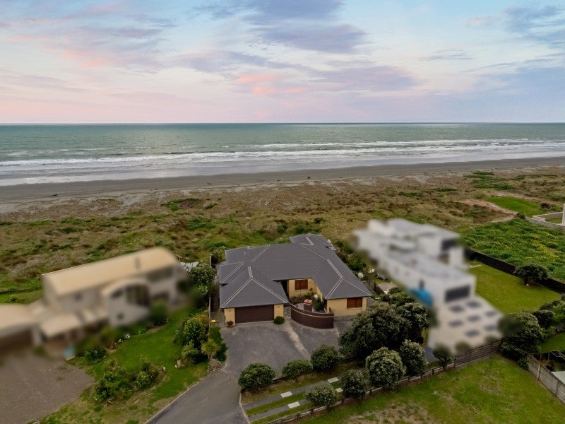 10 Ngati Huia Place, Waitarere Beach, Levin - Carousel 1