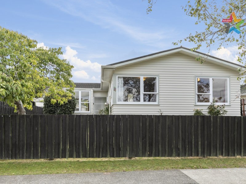 12 Manutuke Street, Wainuiomata, Lower Hutt - Carousel 1