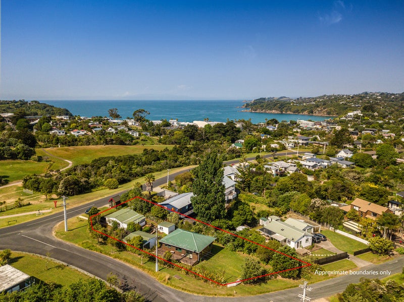 26 Mako Street, Oneroa, Waiheke Island - Carousel 1