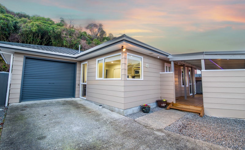 10 Tulsa Grove, Totara Park, Upper Hutt - Carousel 2