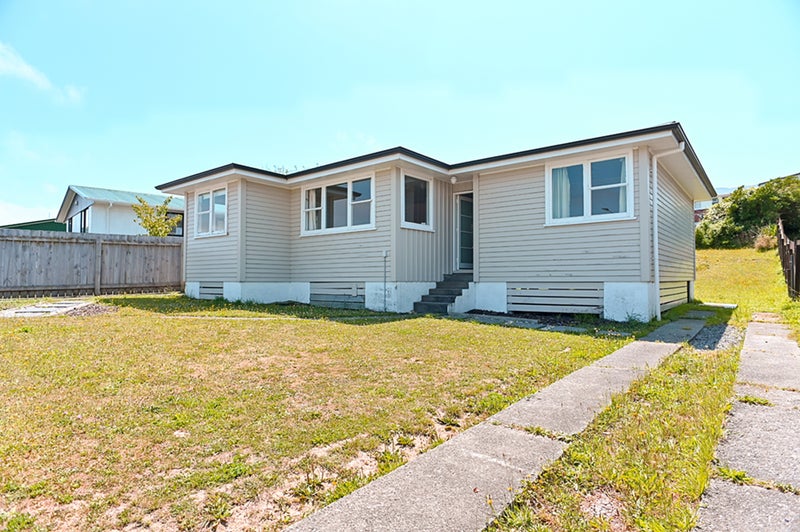 50 Kokiri Crescent, Waitangirua, Porirua - Carousel 1