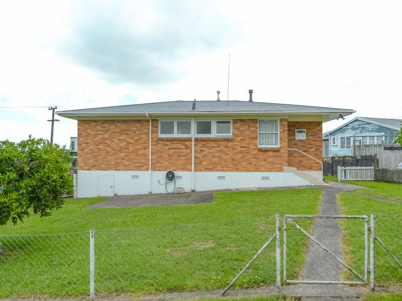 99 Tawa Street, Melville, Hamilton - Carousel 2