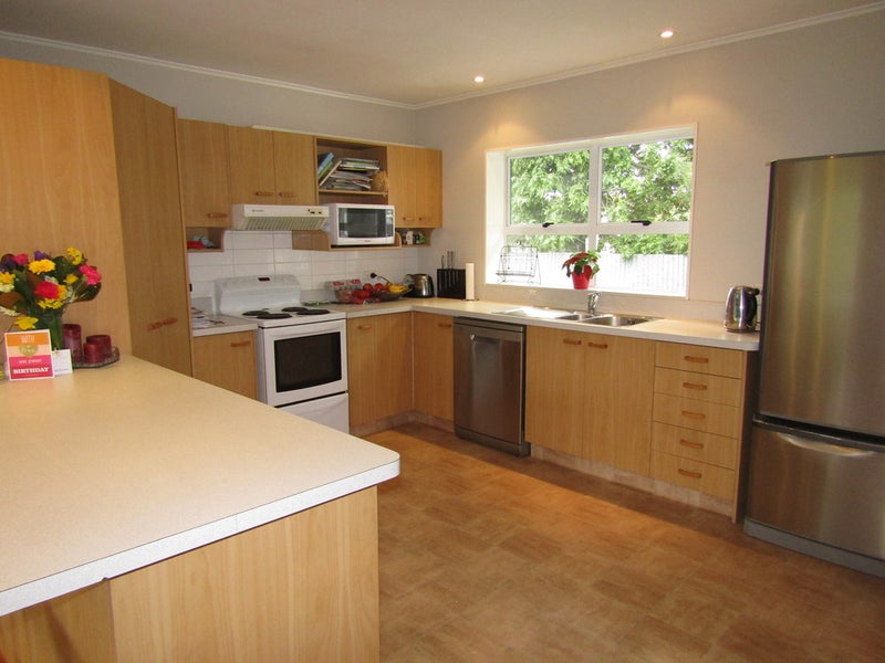21 Raine Street, Whanganui East, Whanganui - Carousel 2