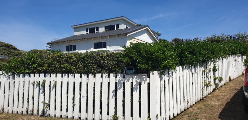 9 Terrace Road, Titahi Bay, Porirua - Carousel 1