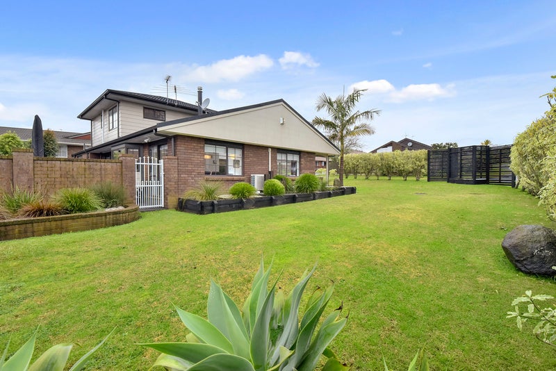 2/2 Fieldstone Court, Northpark, Auckland - Carousel 14