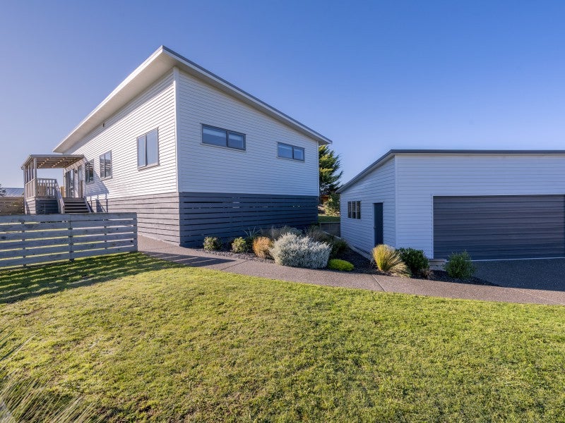 10 Sylvia Way, Te Horo Beach - Carousel 1