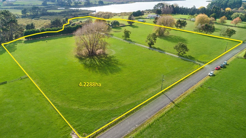 35 Marae O Rehia Road, Karioitahi, Waiuku - Carousel 1