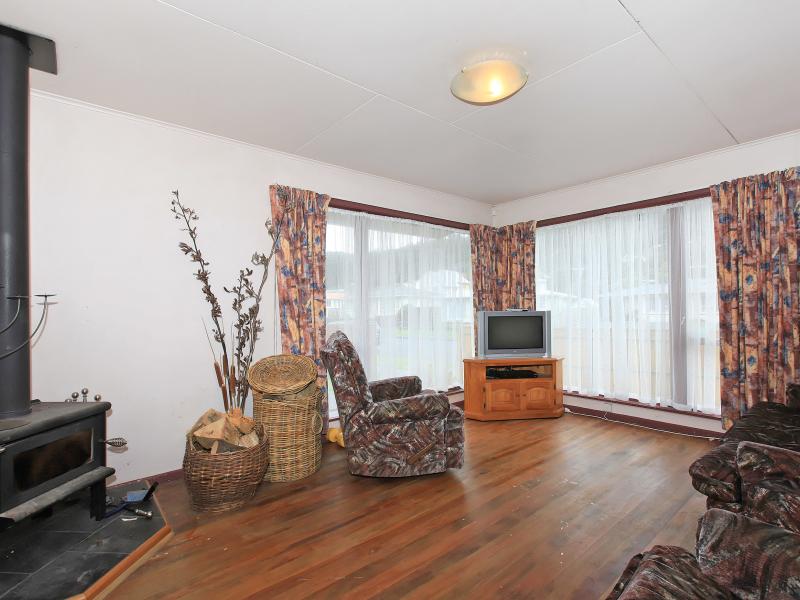 39 Meremere Street, Wainuiomata, Lower Hutt - Carousel 2