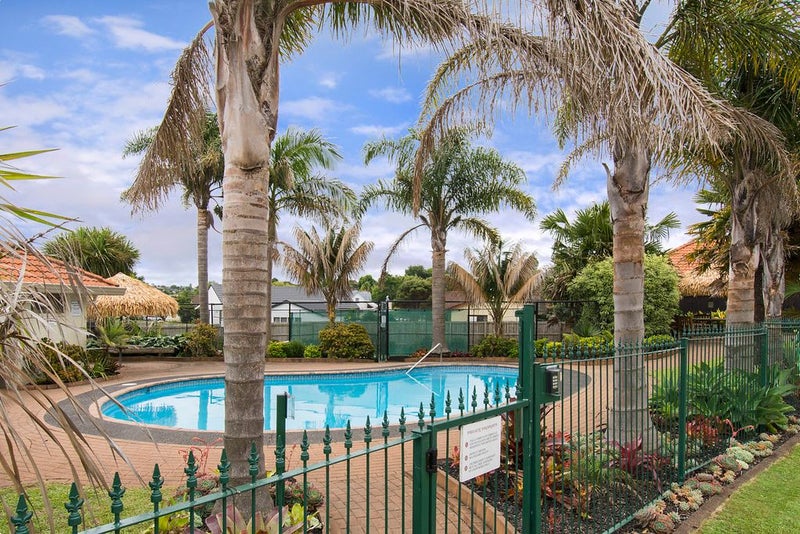 16 Gillett Place, Botany Downs, Auckland - Carousel 19