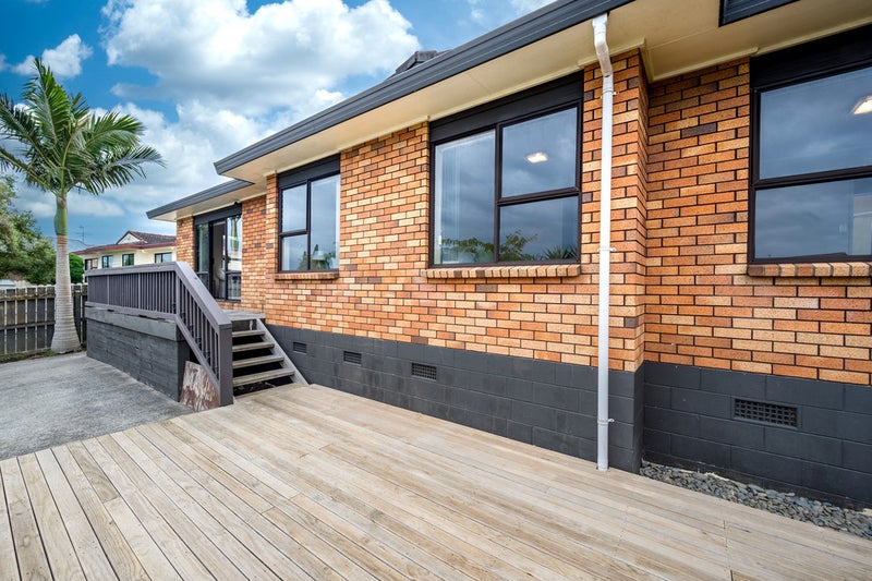 32 De Quincey Terrace, Highland Park, Auckland - Carousel 2