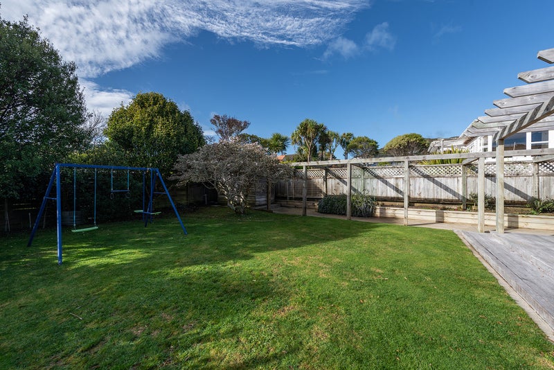 21 Monaghan Avenue, Karori, Wellington - Carousel 25