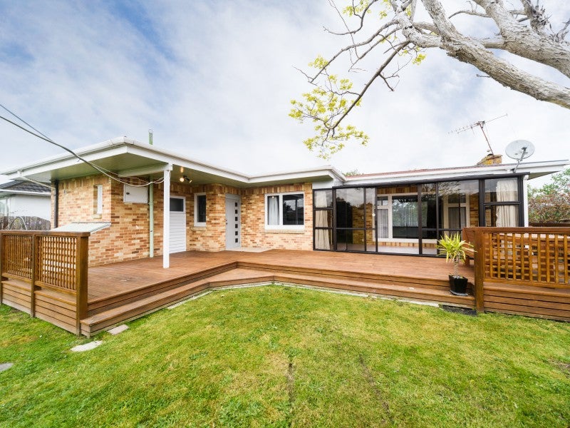 923 Upper Main Street, Roslyn, Palmerston North - Carousel 2