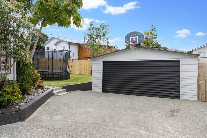 46 Felgrove Street, Glendene, Auckland - Carousel 2