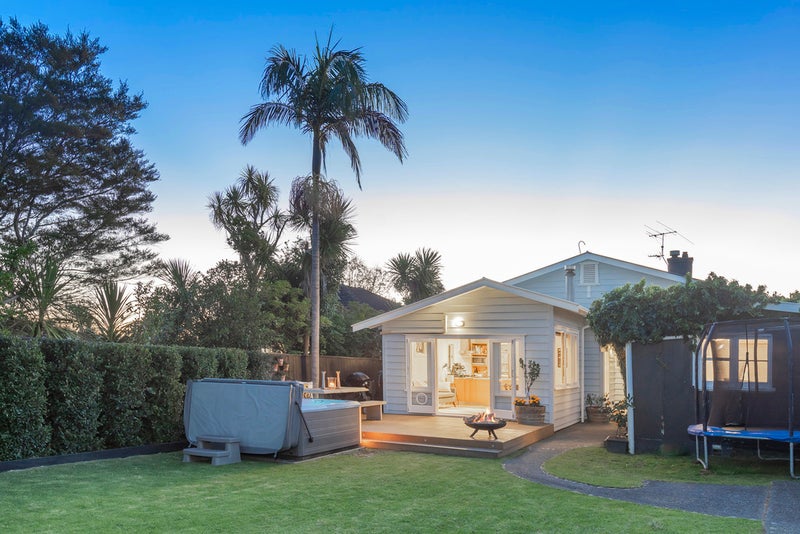 19 Livingstone Street, Westmere, Auckland - Carousel 1