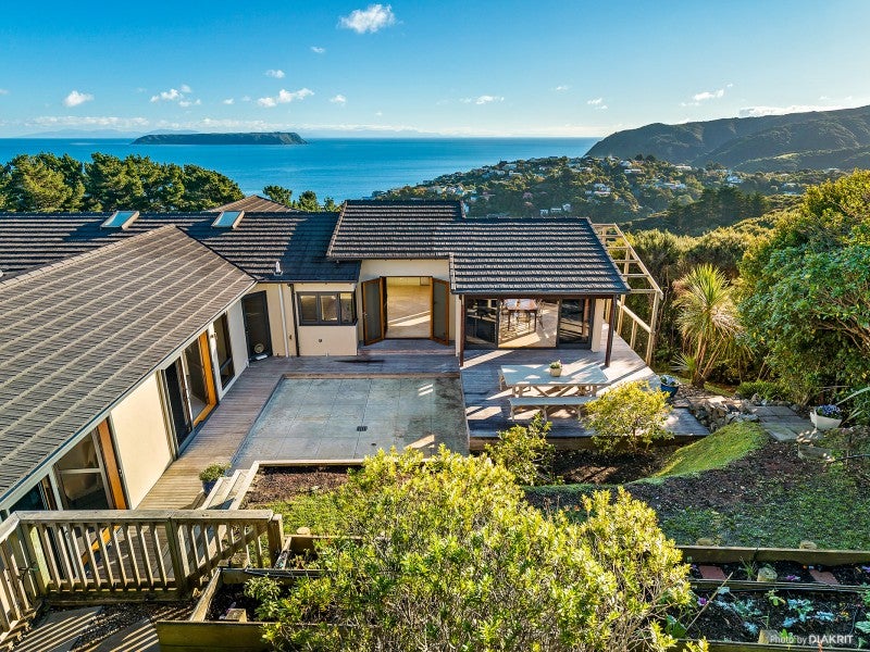 35 The Track, Plimmerton, Porirua - Carousel 1