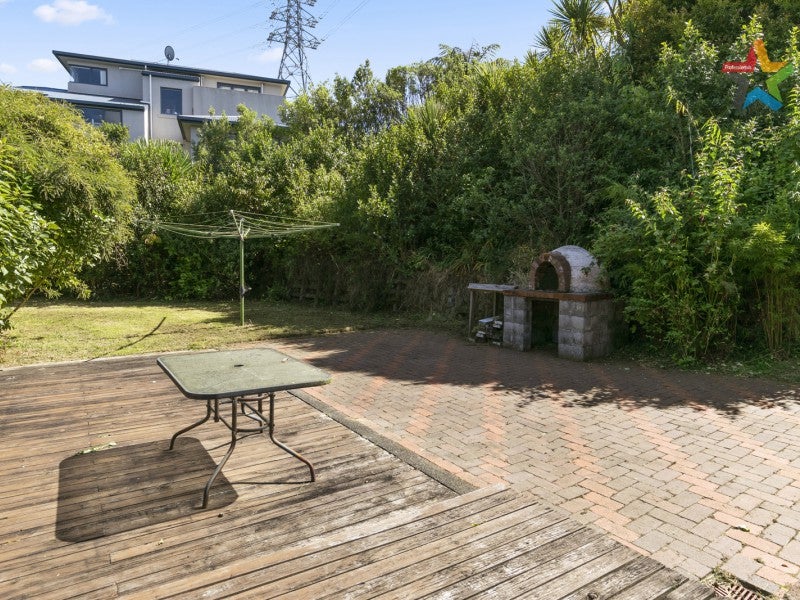 4 Matuhi Street, Tirohanga, Lower Hutt - Carousel 17