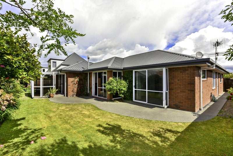 2/6 Parkwood Place, Parklands, Christchurch - Carousel 2