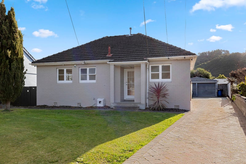 11 Pearce Crescent, Taita, Lower Hutt - Carousel 17