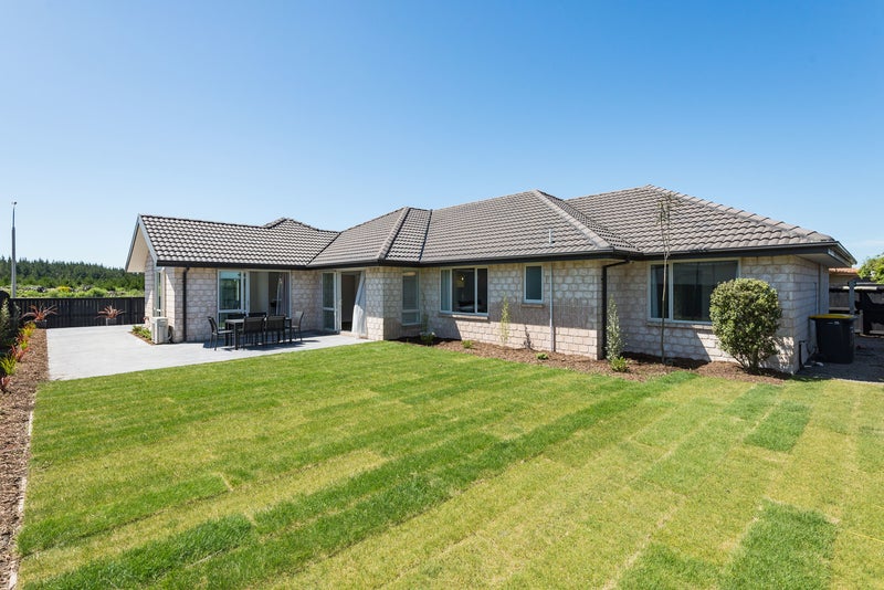 137 Aston Drive, Waimairi Beach, Christchurch - Carousel 1