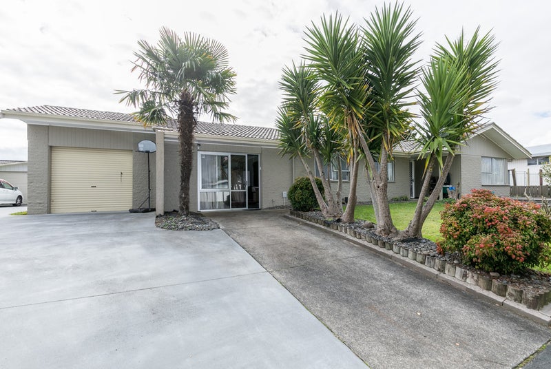 12 Burrows Place, Frankton, Hamilton - Carousel 1