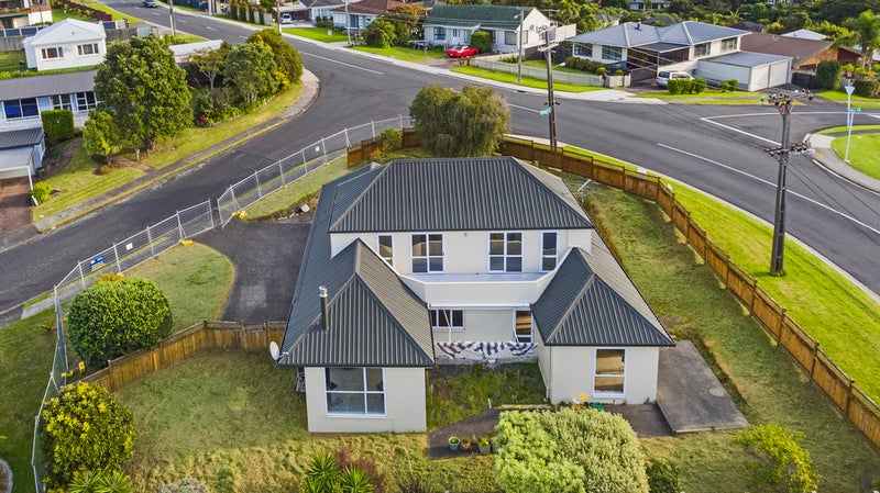 2 Callender Place, Shelly Park, Auckland - Carousel 5