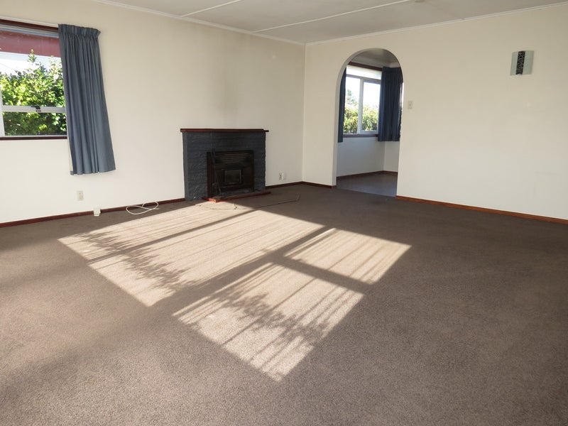 24 Falkland Street, Whanganui East, Whanganui - Carousel 2