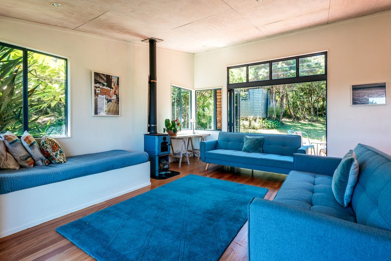 17 Makora Avenue, Oneroa, Waiheke Island - Carousel 2