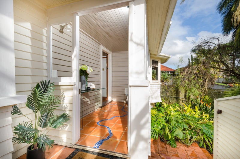 9 Winsomere Crescent, Westmere, Auckland - Carousel 2
