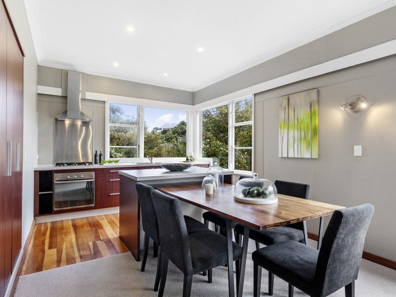 38 Delhi Crescent, Khandallah, Wellington - Carousel 2