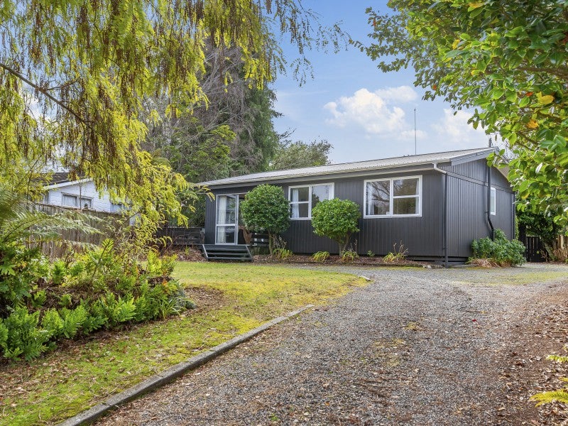 6 Irwin Place, Kinloch, Taupō - Carousel 1