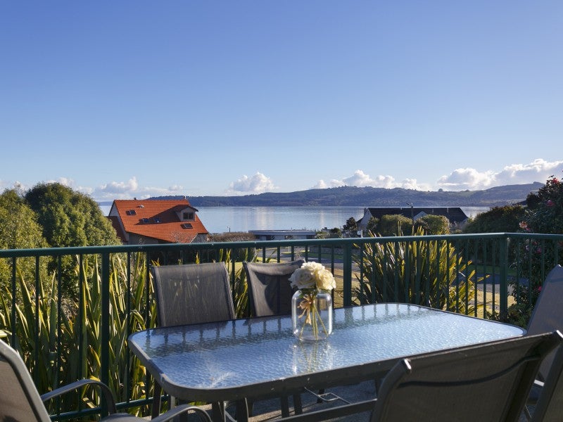 19 Harvey Street, Waipahihi, Taupo - Carousel 1