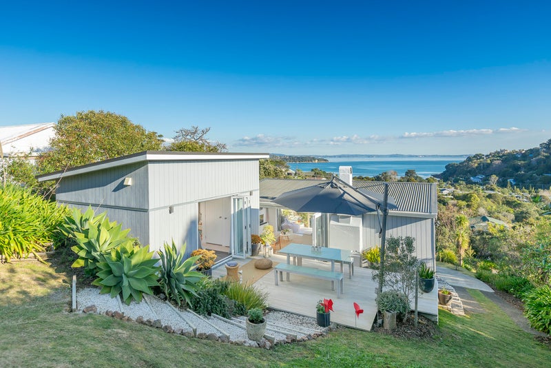 15 Moana Avenue, Surfdale, Waiheke Island - Carousel 18