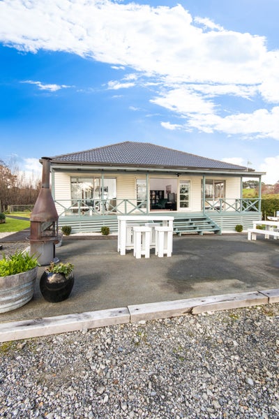 231 Waitakere Road, Henderson - Carousel 26