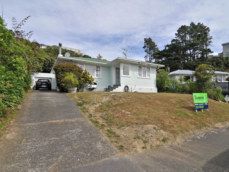 35 Montreal Grove, Kingston, Wellington - Carousel 13