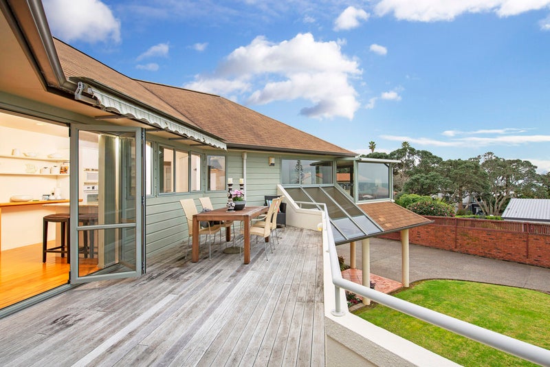 2/10 Burford Place, Mellons Bay, Auckland - Carousel 2