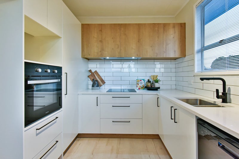 12 Othello Drive, Clover Park, Auckland - Carousel 2