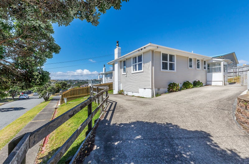 28 Matatiro Street, Titahi Bay, Porirua - Carousel 1