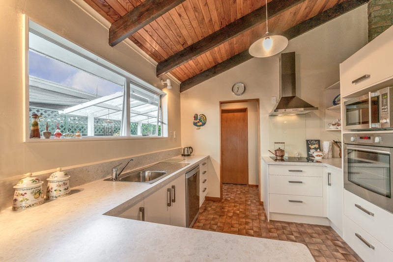 28 Peter Hall Drive, Kelvin Grove, Palmerston North - Carousel 2