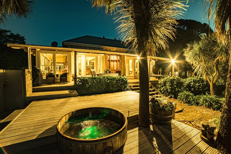 25 Donnelly Street, Oakura, Oakura - Carousel 1