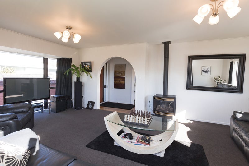 48 Ihle Street, Terrace End, Palmerston North - Carousel 2