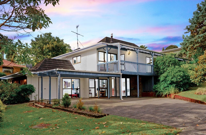 2 Montclair Rise, Browns Bay, Auckland - Carousel 1