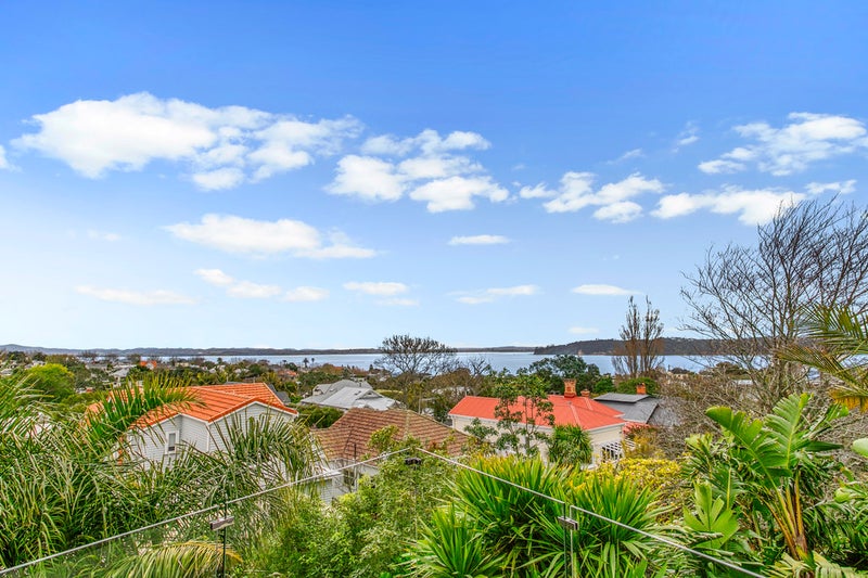 2/183 Jervois Road, Herne Bay, Auckland - Carousel 2