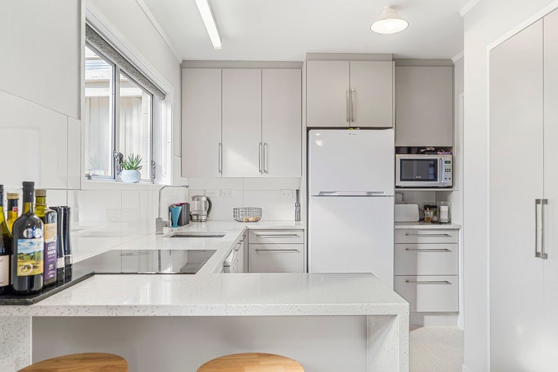 3/172 Beach Haven Road, Beach Haven, Auckland - Carousel 2