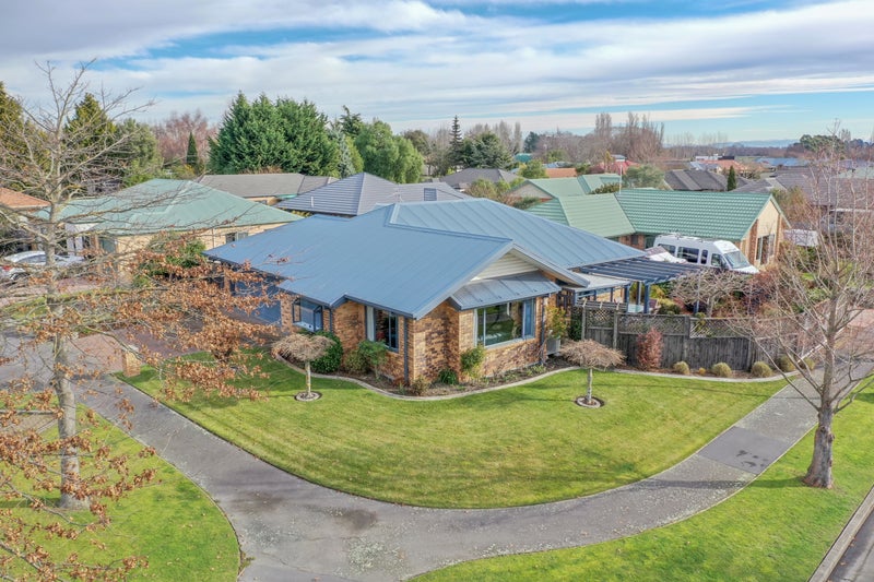 16 Riegler Place, Belfast, Christchurch - Carousel 1