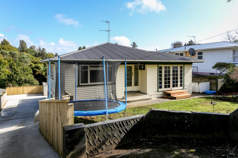 7D Tasman Street, Vogeltown, New Plymouth - Carousel 2