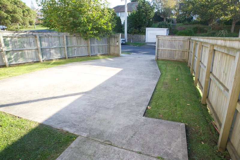 39 Mexted Crescent, Ranui, Porirua - Carousel 8